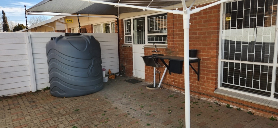 To Let 3 Bedroom Property for Rent in Naudeville Free State